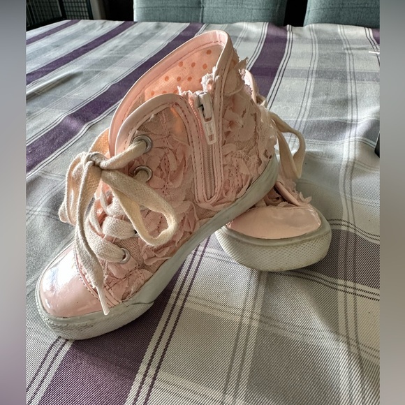 Girls Maggie & Zoe Hightop Sneakers - Picture 5 of 7